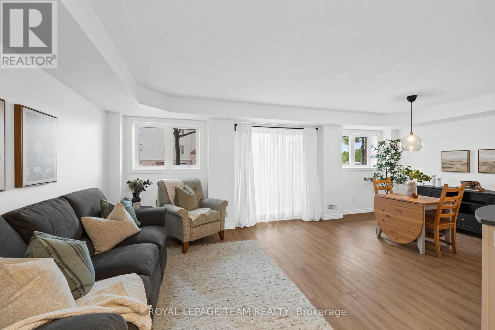 #2 313 CRESTHAVEN DRIVE - 14