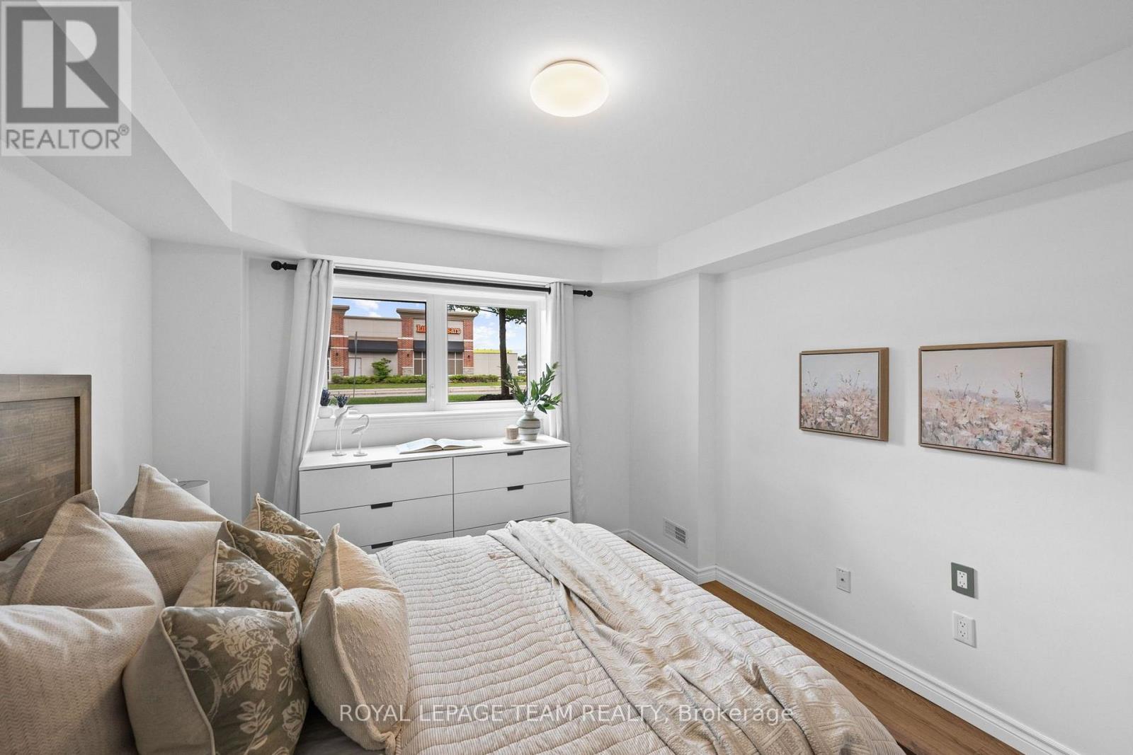 #2 313 CRESTHAVEN DRIVE - 28