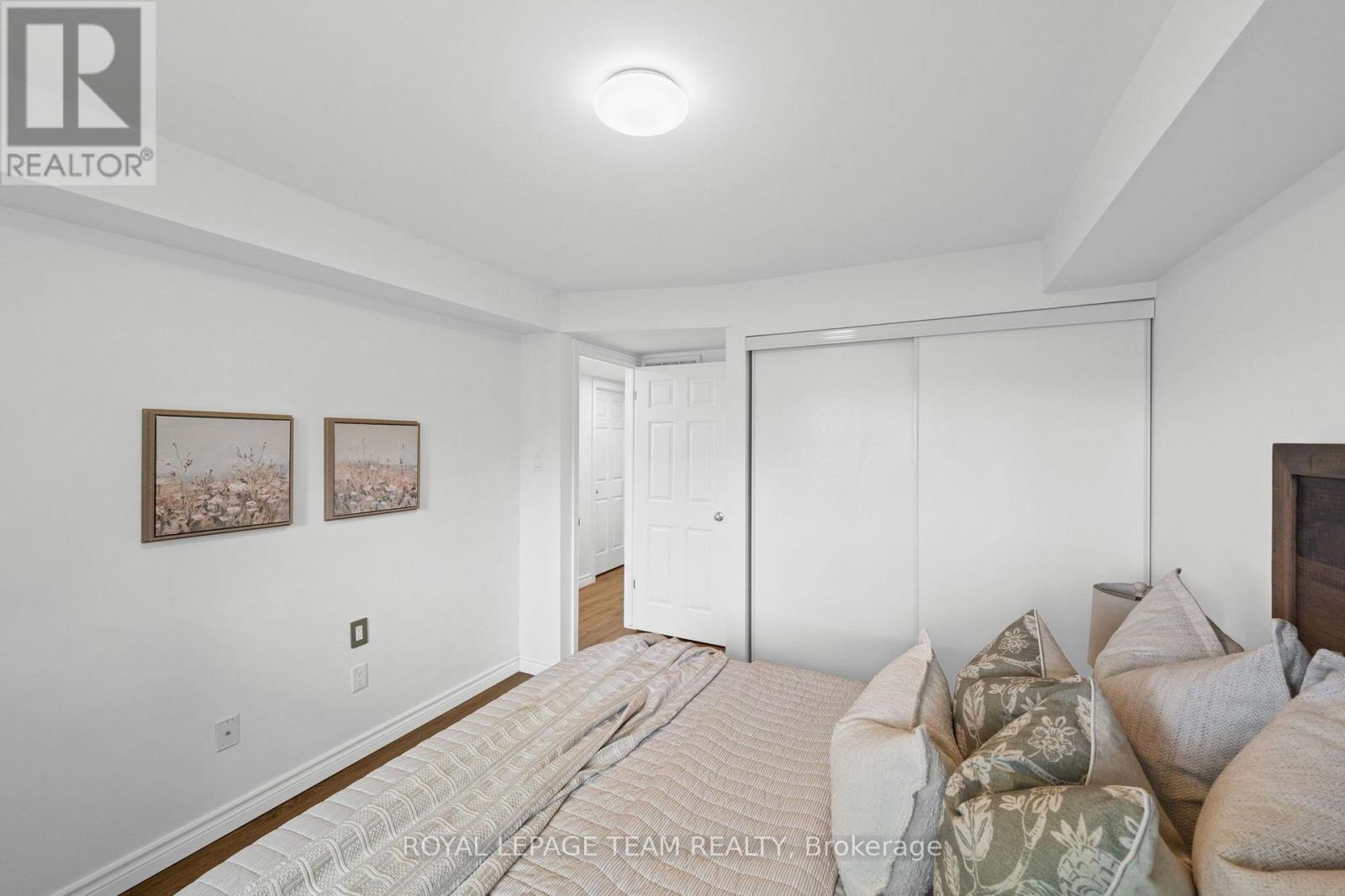 #2 313 CRESTHAVEN DRIVE - 29