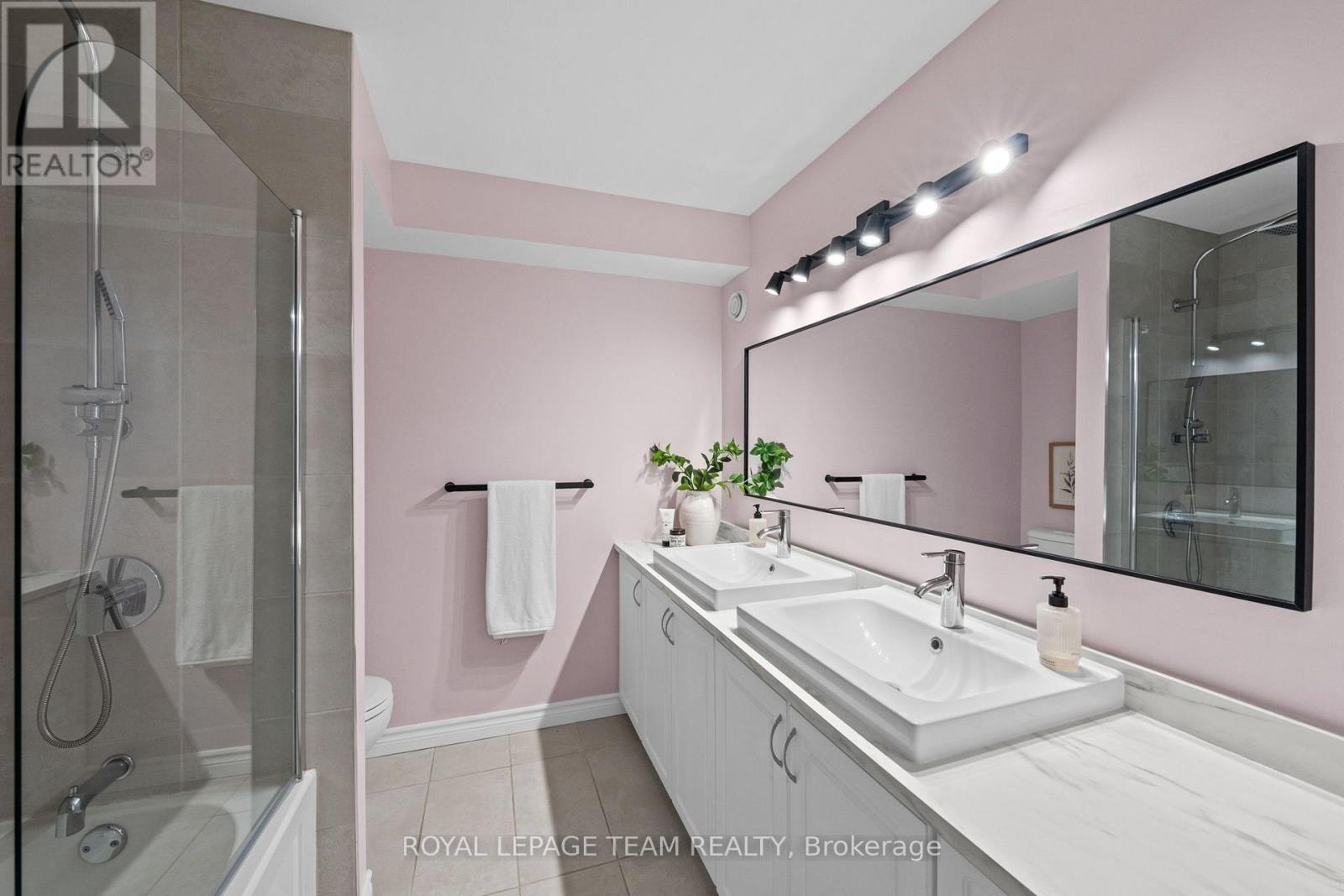 #2 313 CRESTHAVEN DRIVE - 35