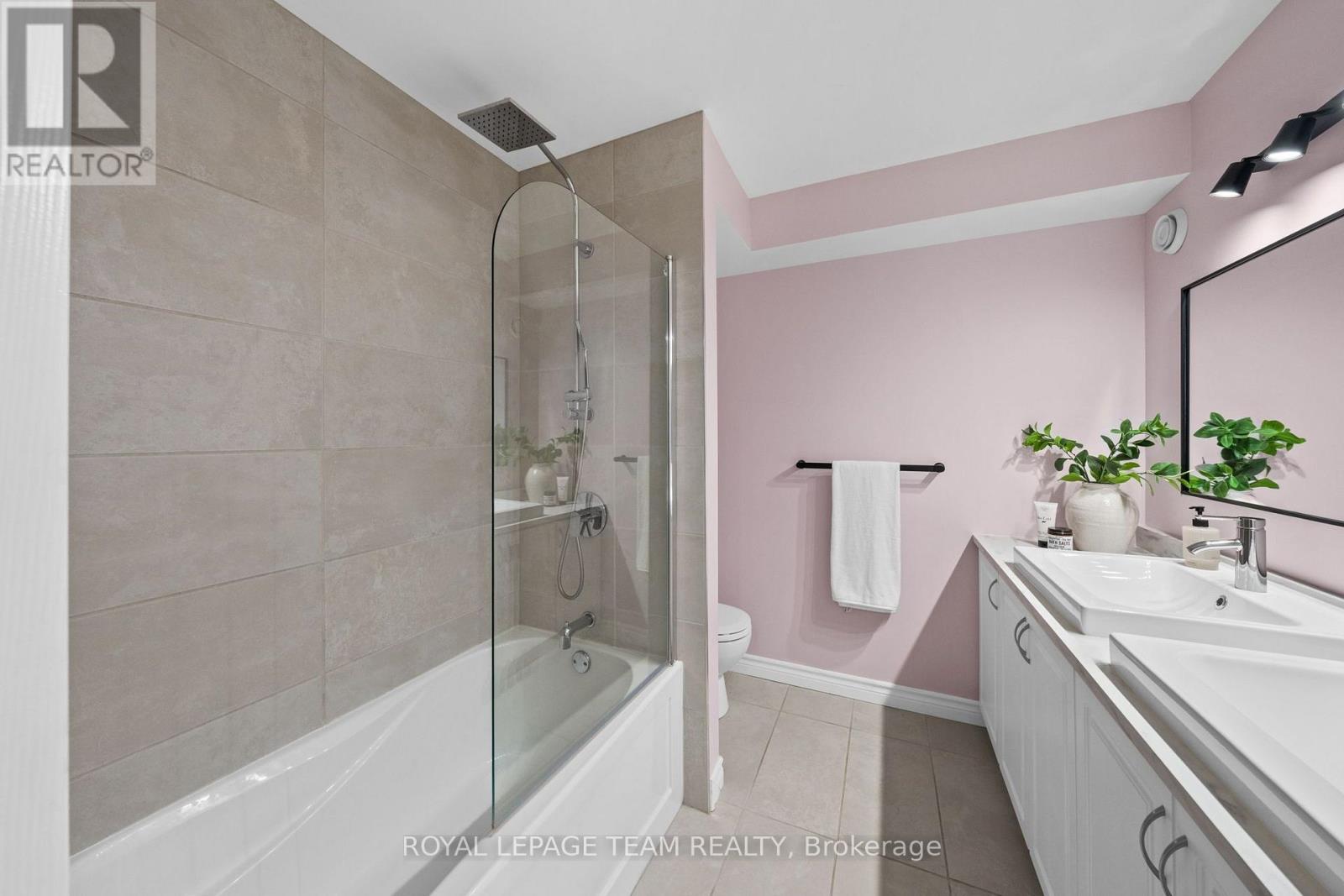 #2 313 CRESTHAVEN DRIVE - 37