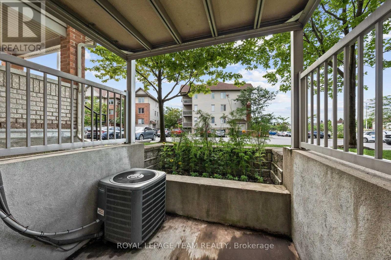 #2 313 CRESTHAVEN DRIVE - 41