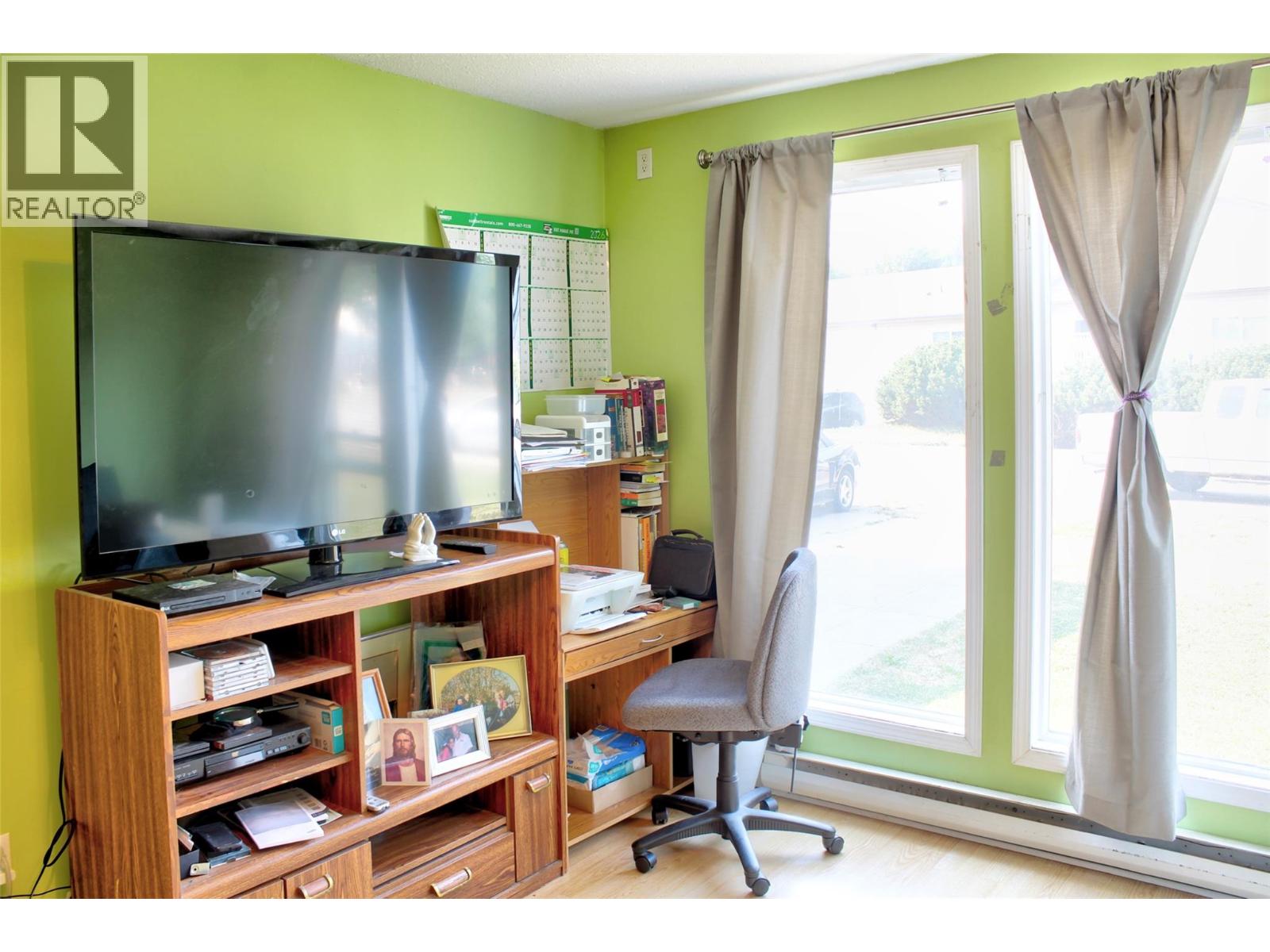 2860 Willowdale Drive - 9