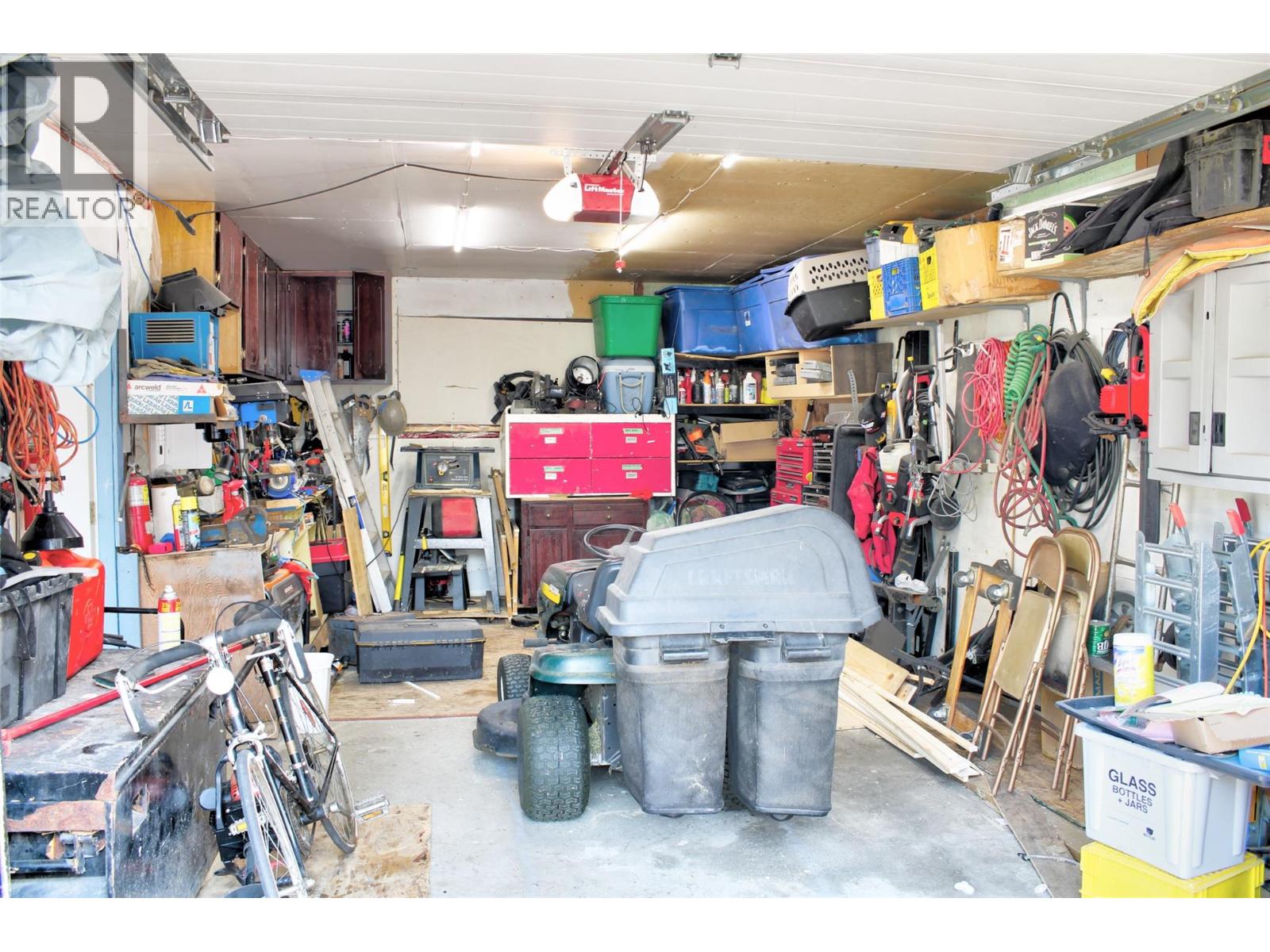 2860 Willowdale Drive - 27