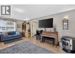 Living room - 3475 Seacloud Rd, Saltair, BC V0R1K2 Photo 7