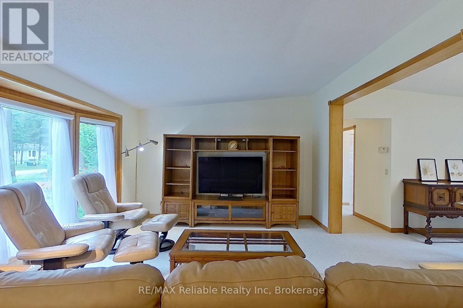 117 TAMARACK DRIVE - 21