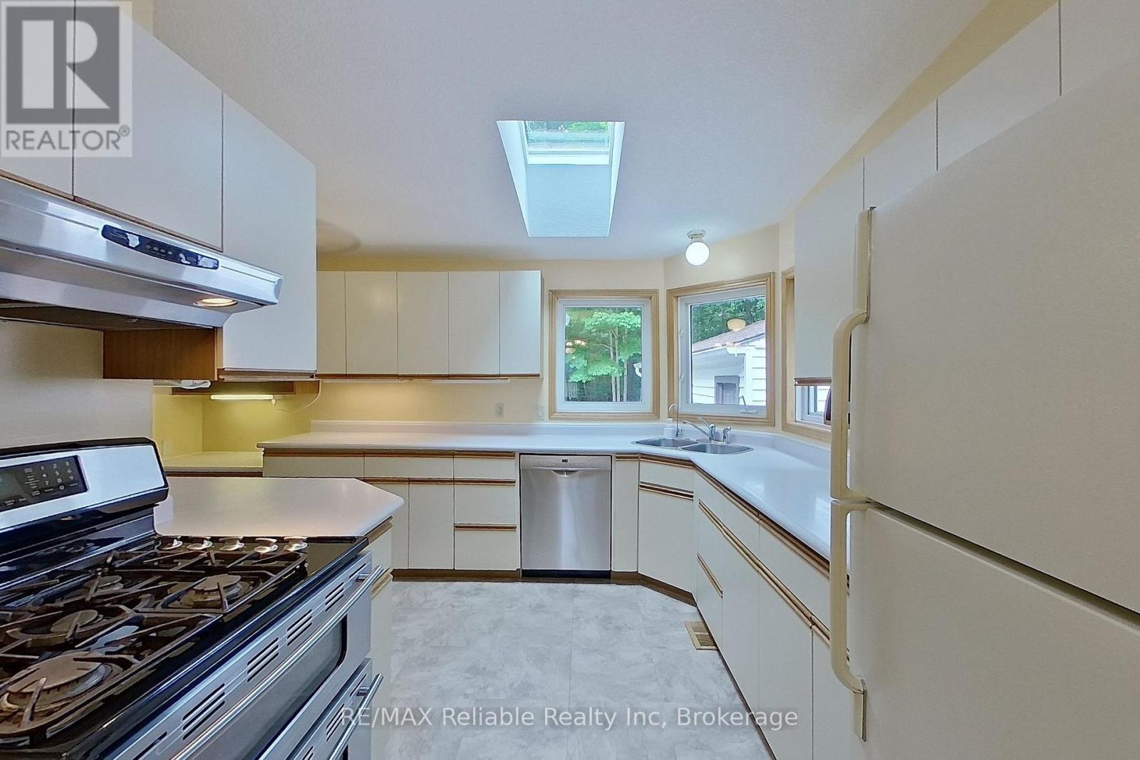 117 TAMARACK DRIVE - Image 9