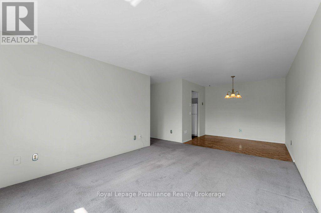 #509 358 QUEEN MARY ROAD - Image 21