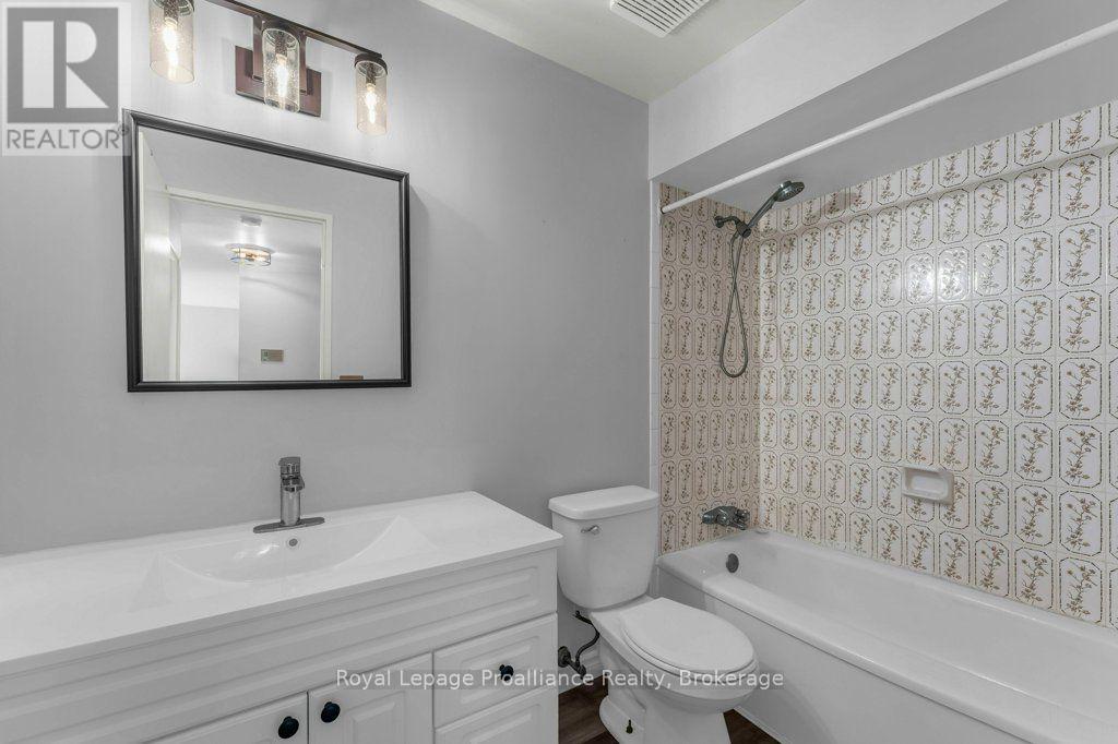 #509 358 QUEEN MARY ROAD - Image 33