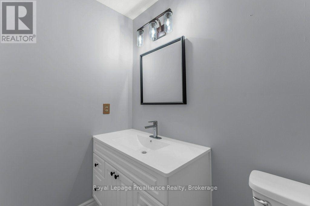 #509 358 QUEEN MARY ROAD - Image 34