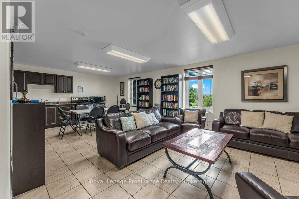 #509 358 QUEEN MARY ROAD - Image 38