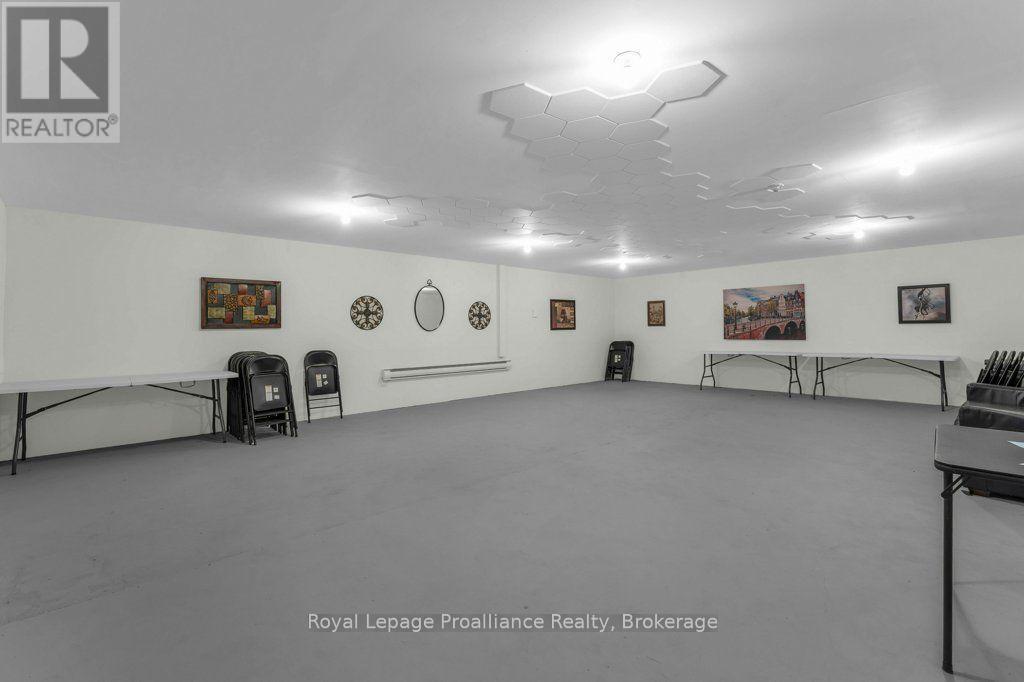 #509 358 QUEEN MARY ROAD - Image 39