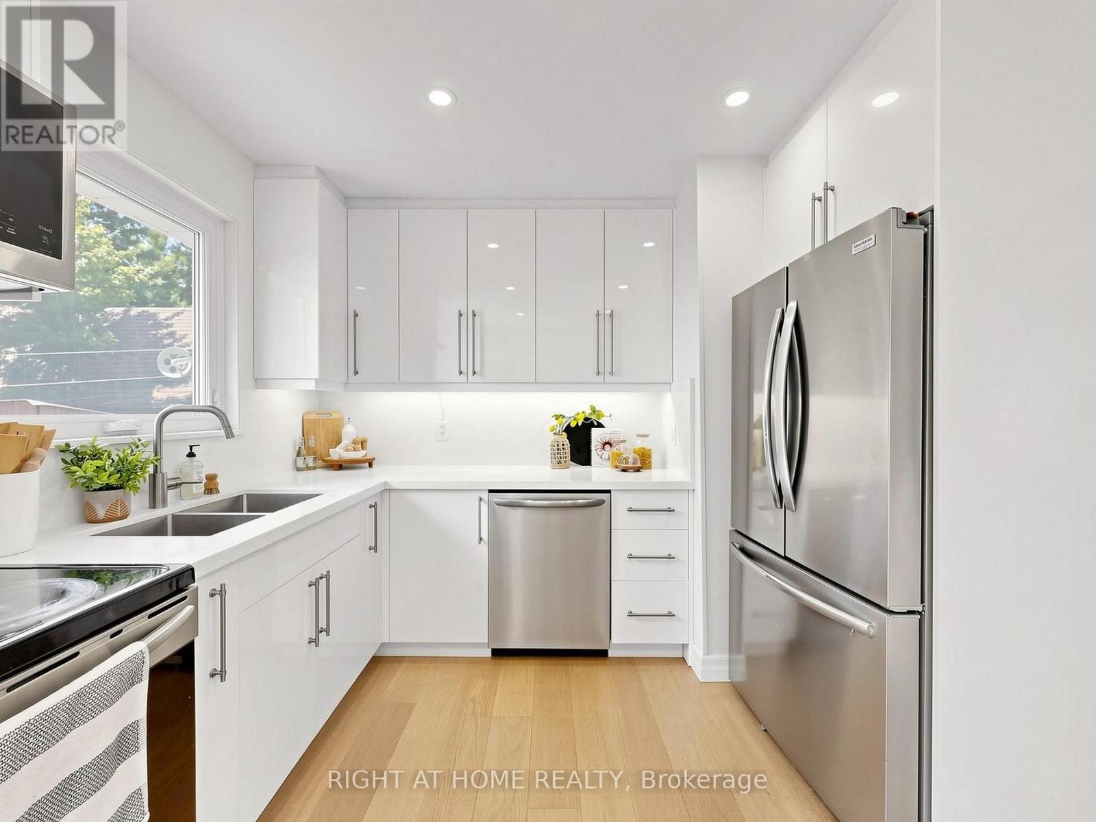 305 PLEASANT AVENUE - Image 14
