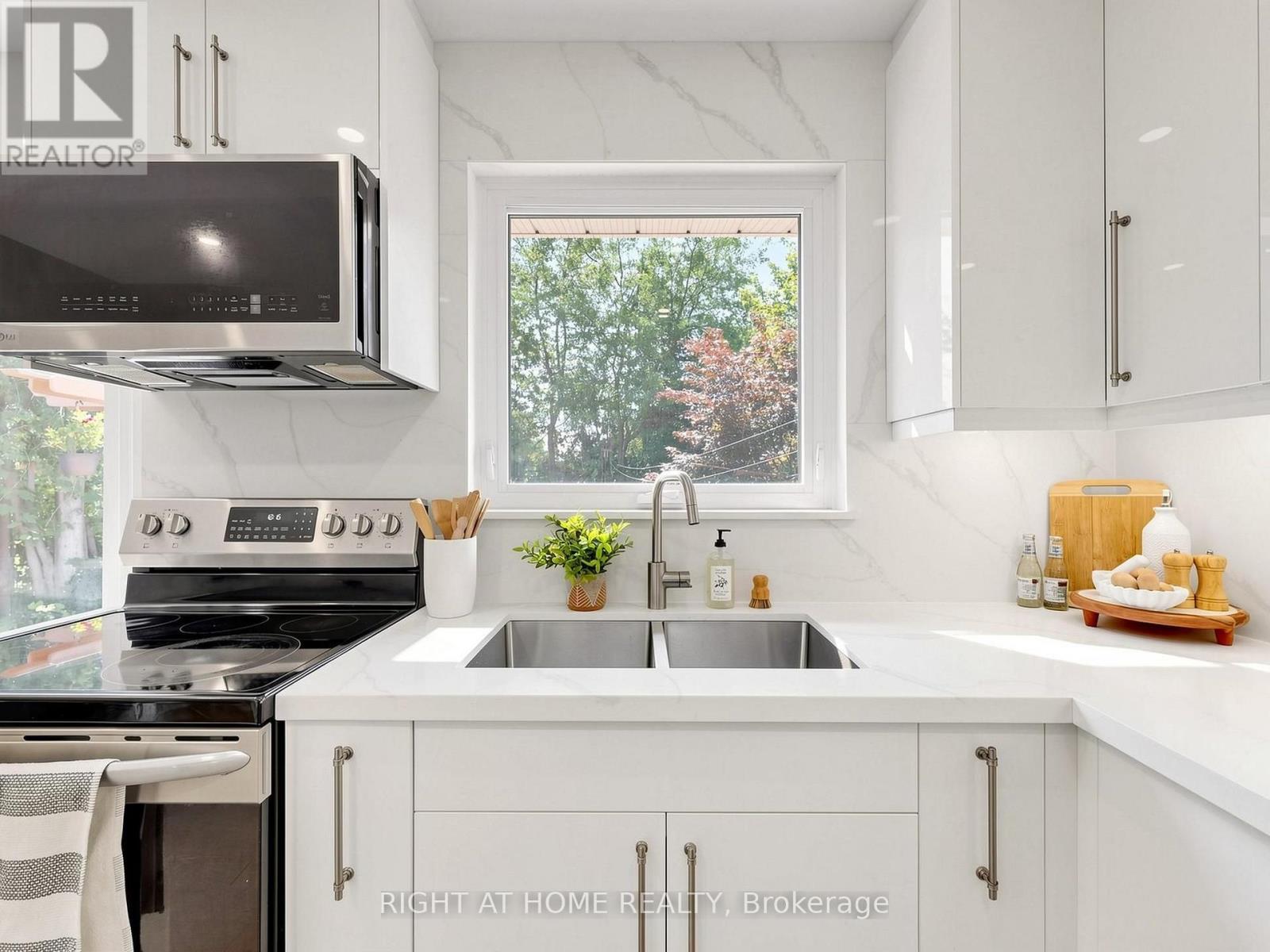 305 PLEASANT AVENUE - Image 18