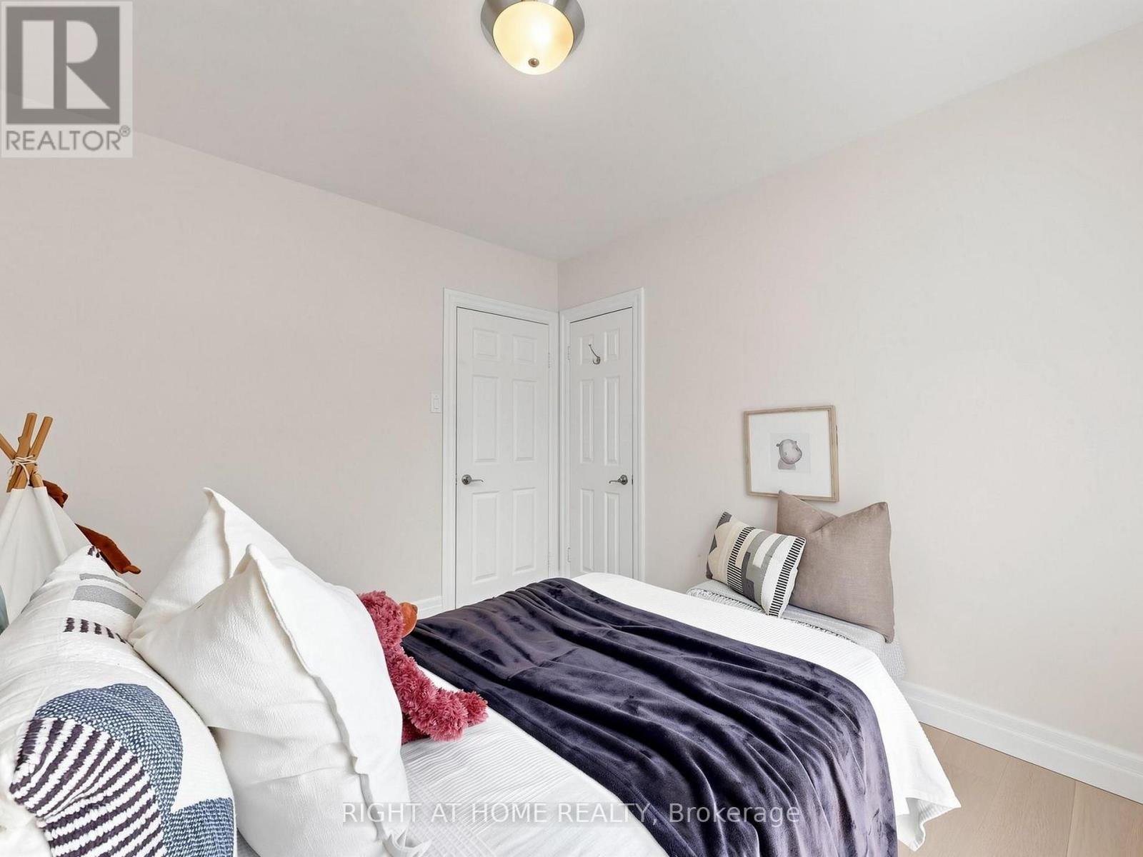 305 PLEASANT AVENUE - 23
