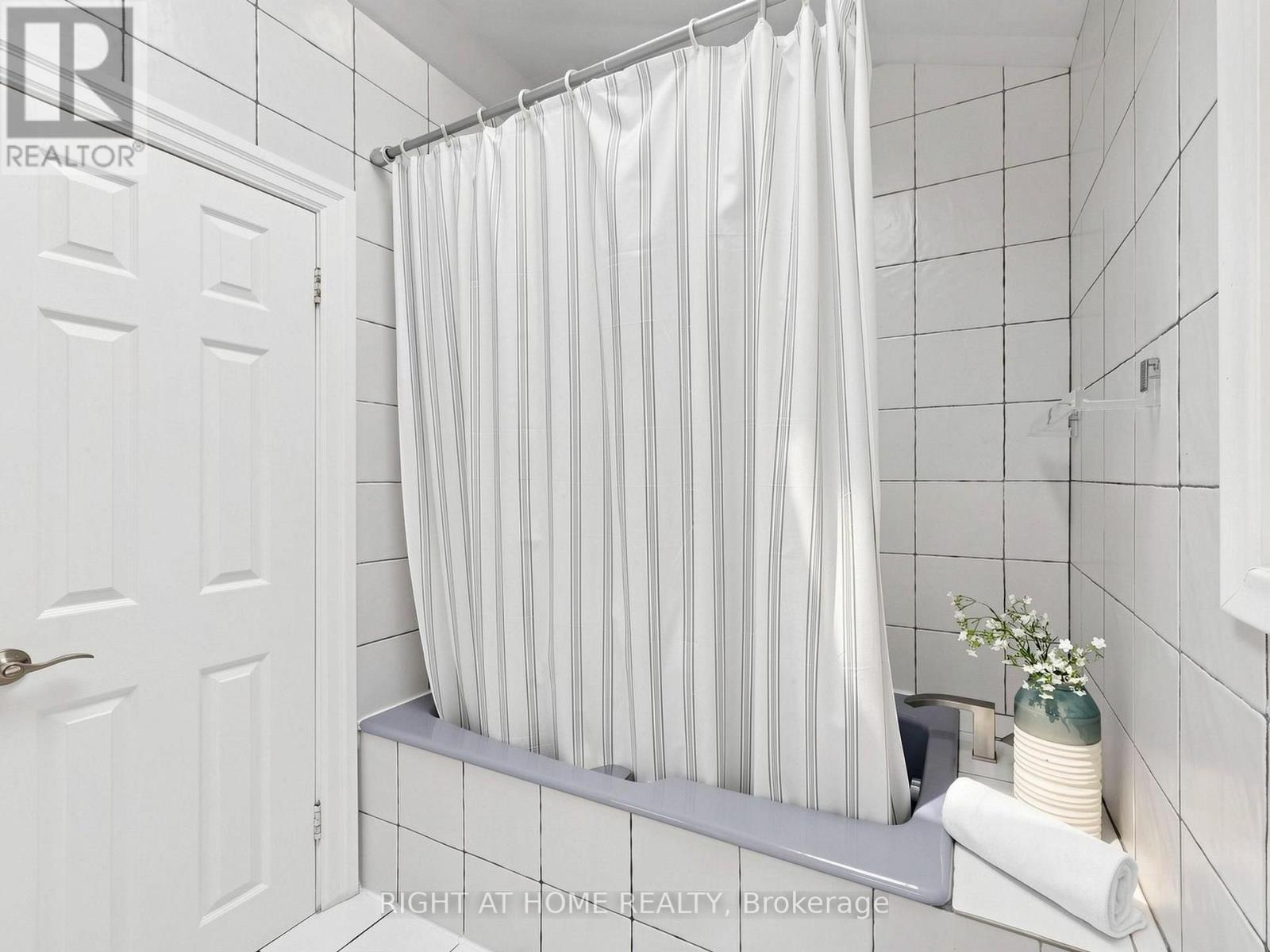 305 PLEASANT AVENUE - 31
