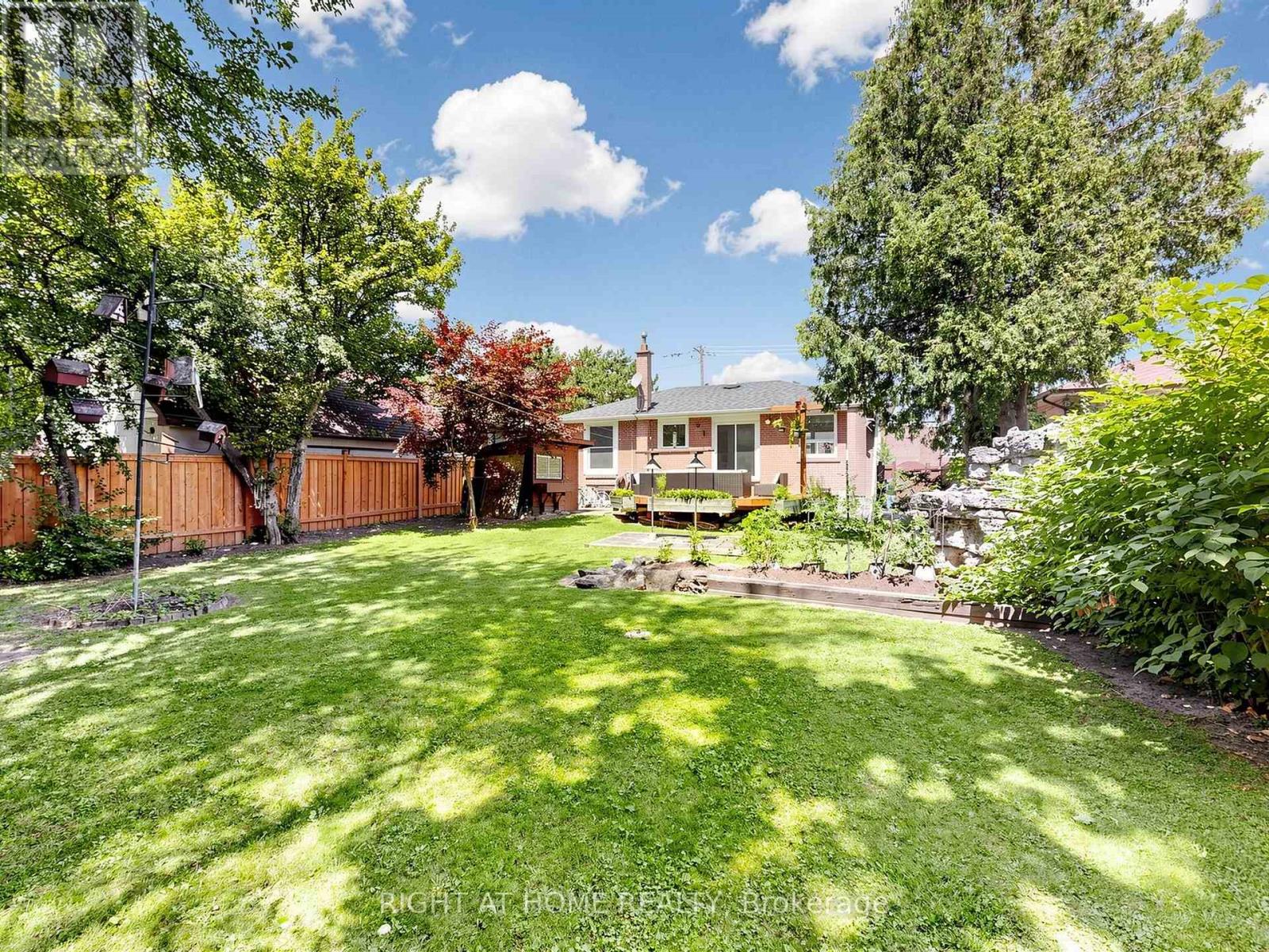 305 PLEASANT AVENUE - 43