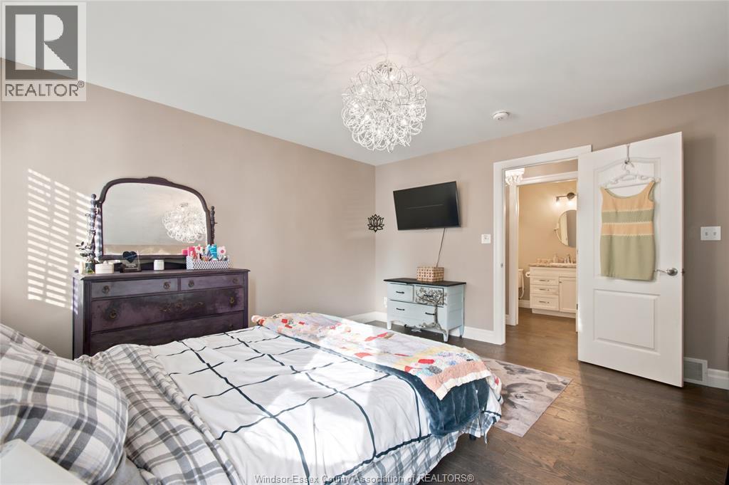6 JOANEY LANE - 12