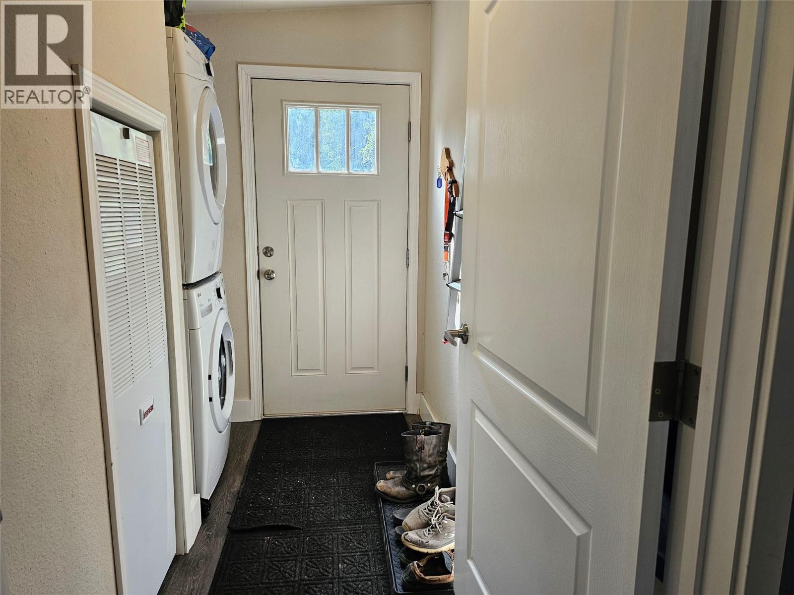 2385 Eva Road - 9