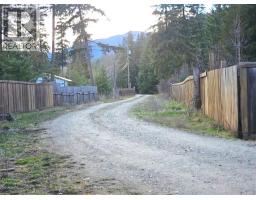 2385 Eva Road, Lee Creek, BC V0E1M4 Photo 57
