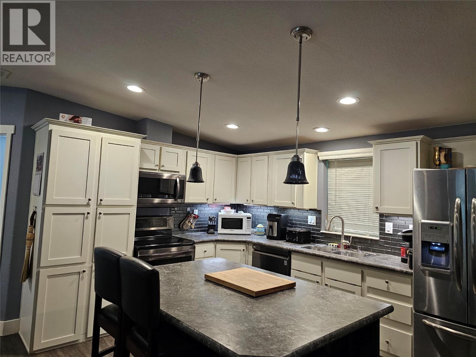 2385 Eva Road - 19