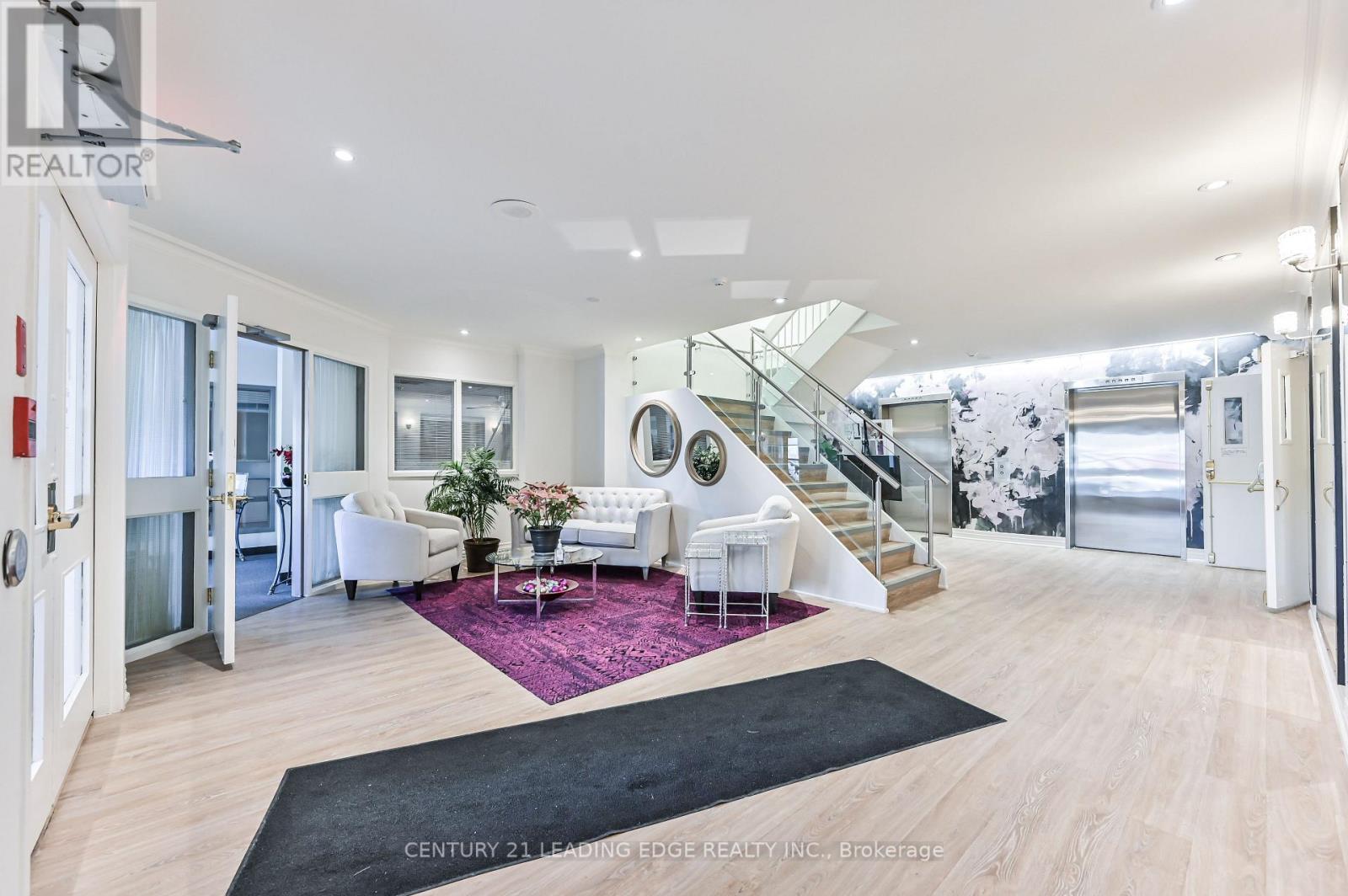 #103 100 ANNA RUSSELL WAY - 27