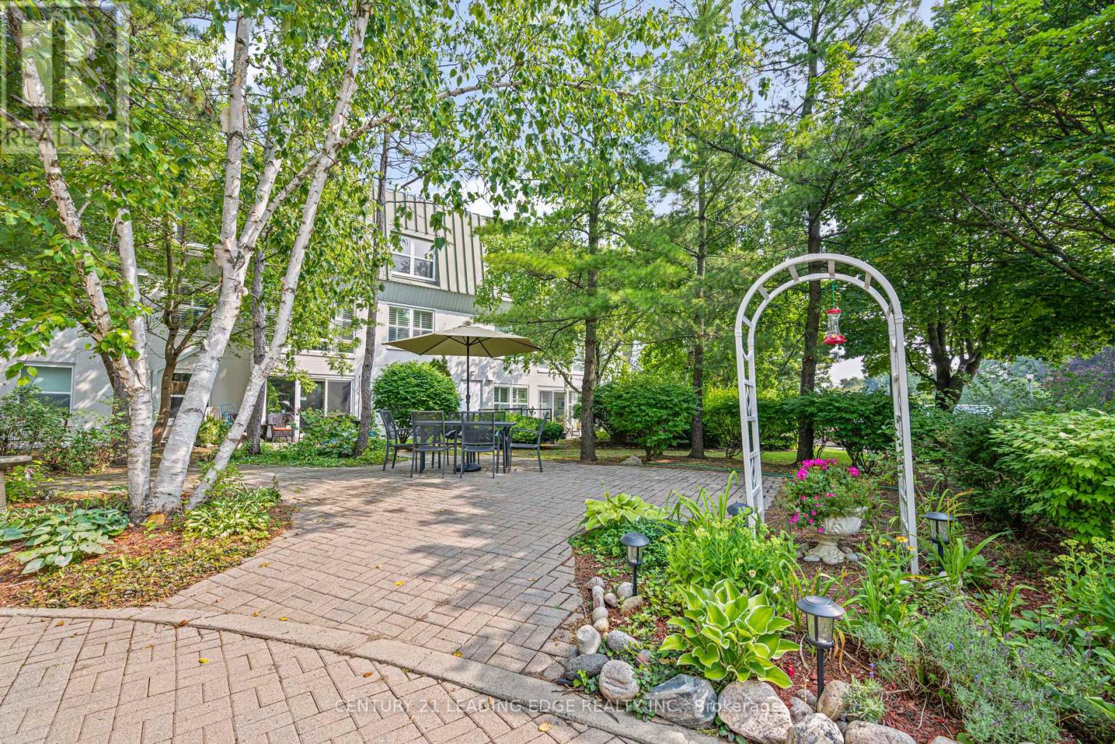 #103 100 ANNA RUSSELL WAY - 30