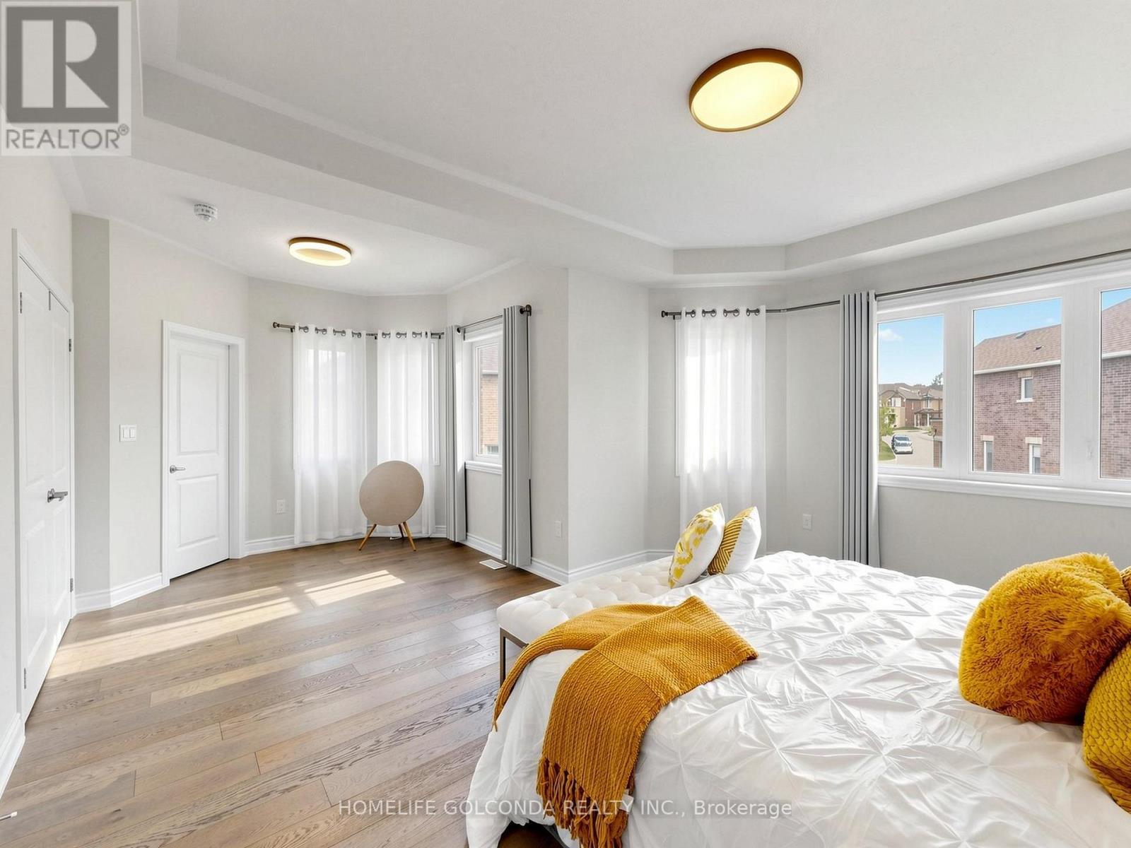 31 BOLSBY COURT - 25