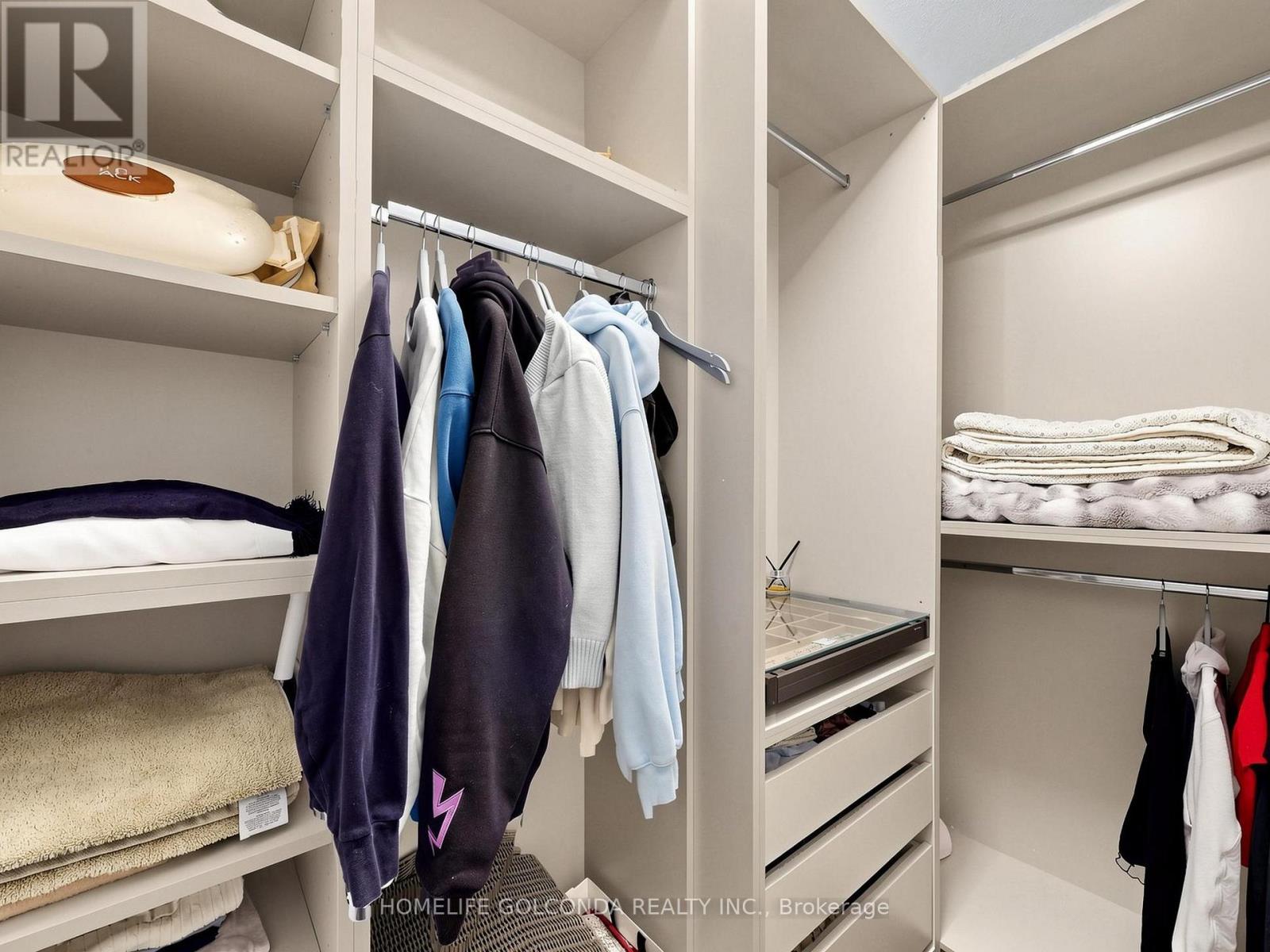 31 BOLSBY COURT - 26