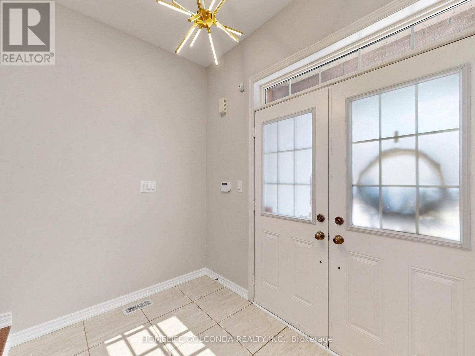 31 BOLSBY COURT - 3