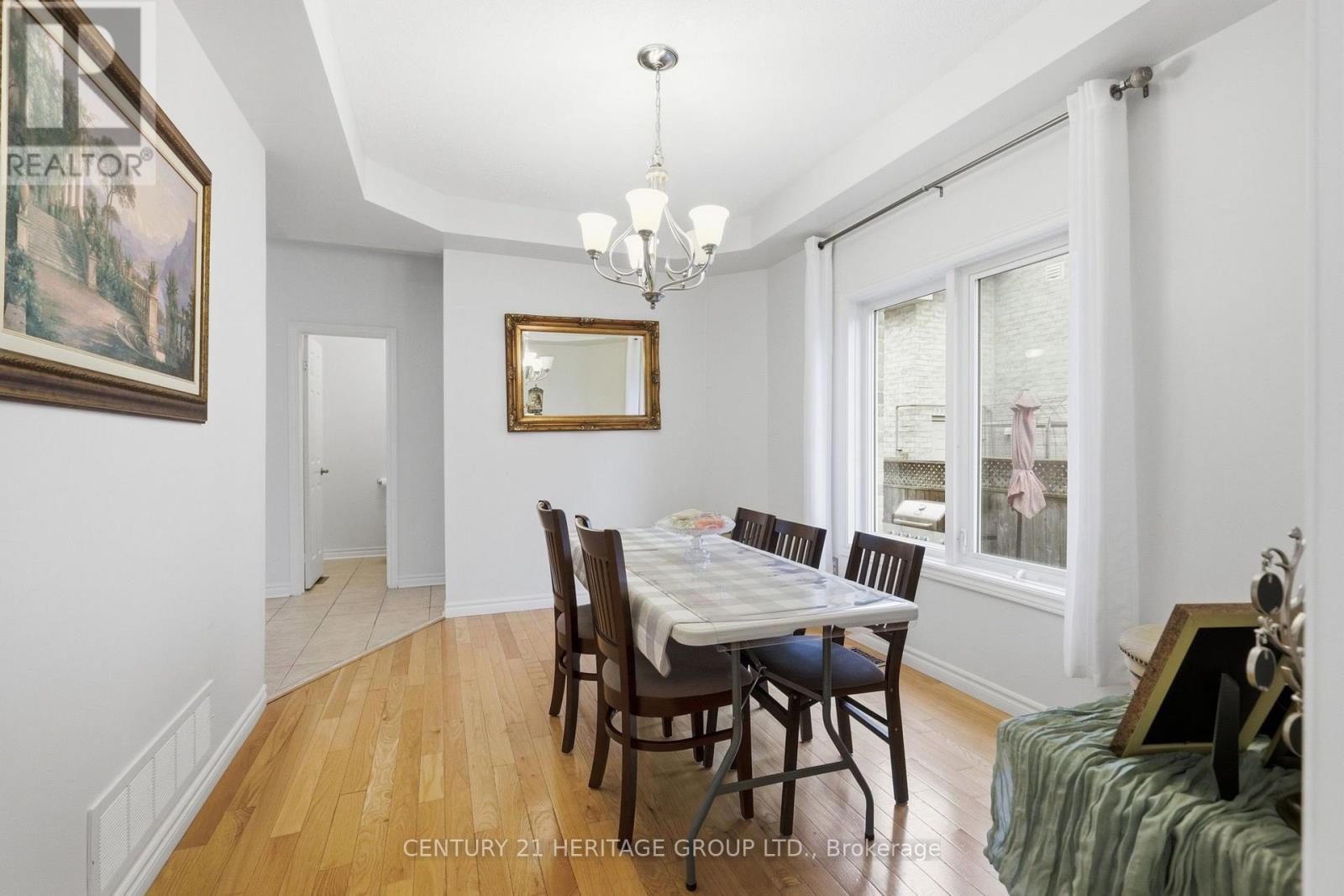 21 SILVERCREEK CRESCENT - 13