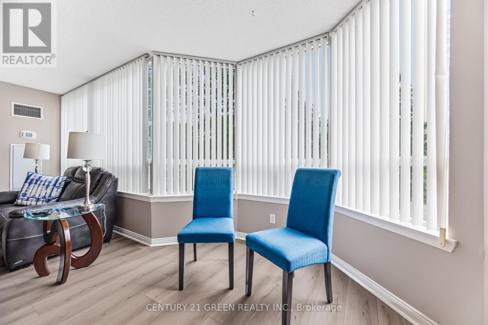 #203 135 HILLCREST AVENUE - 14