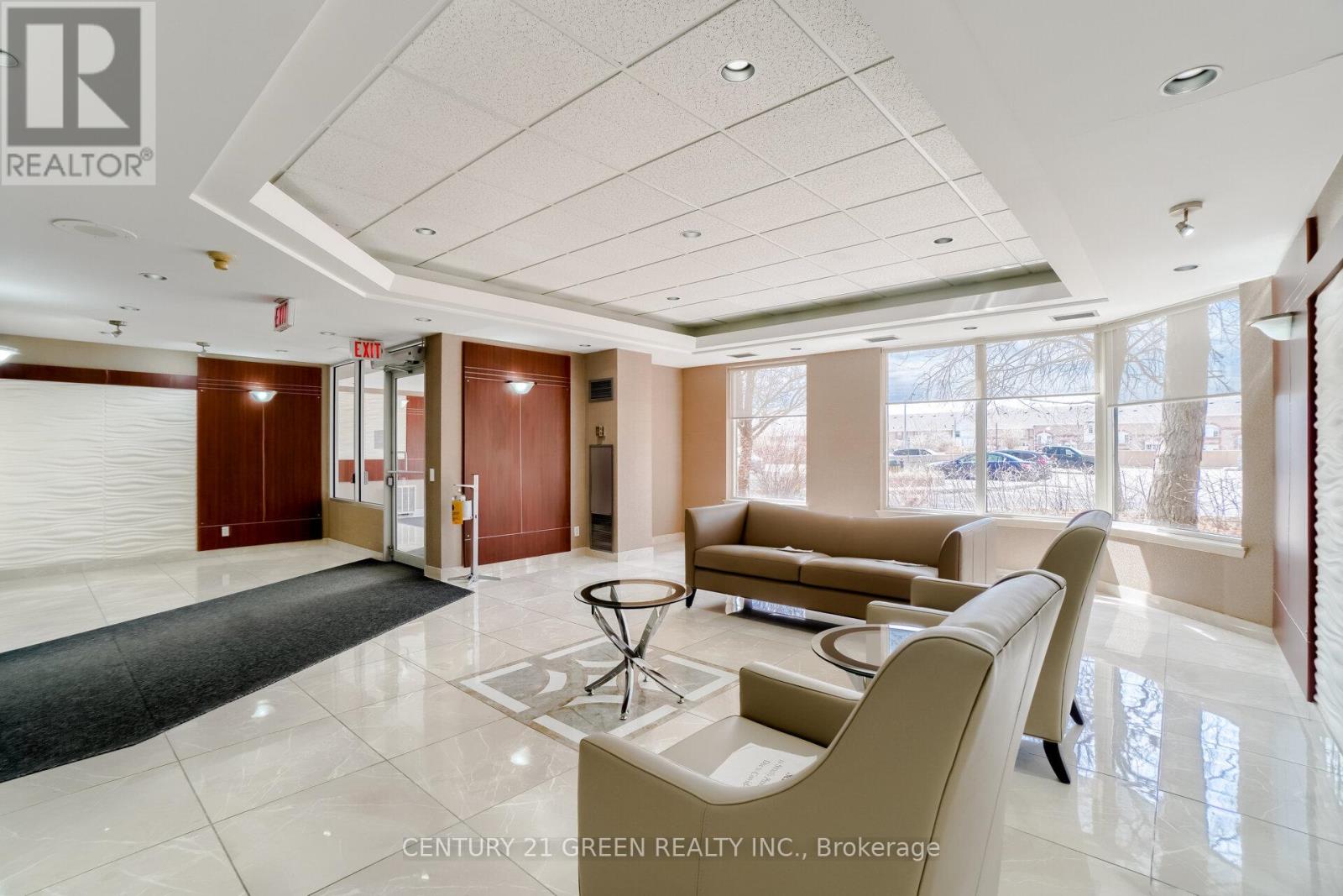 #203 135 HILLCREST AVENUE - 4