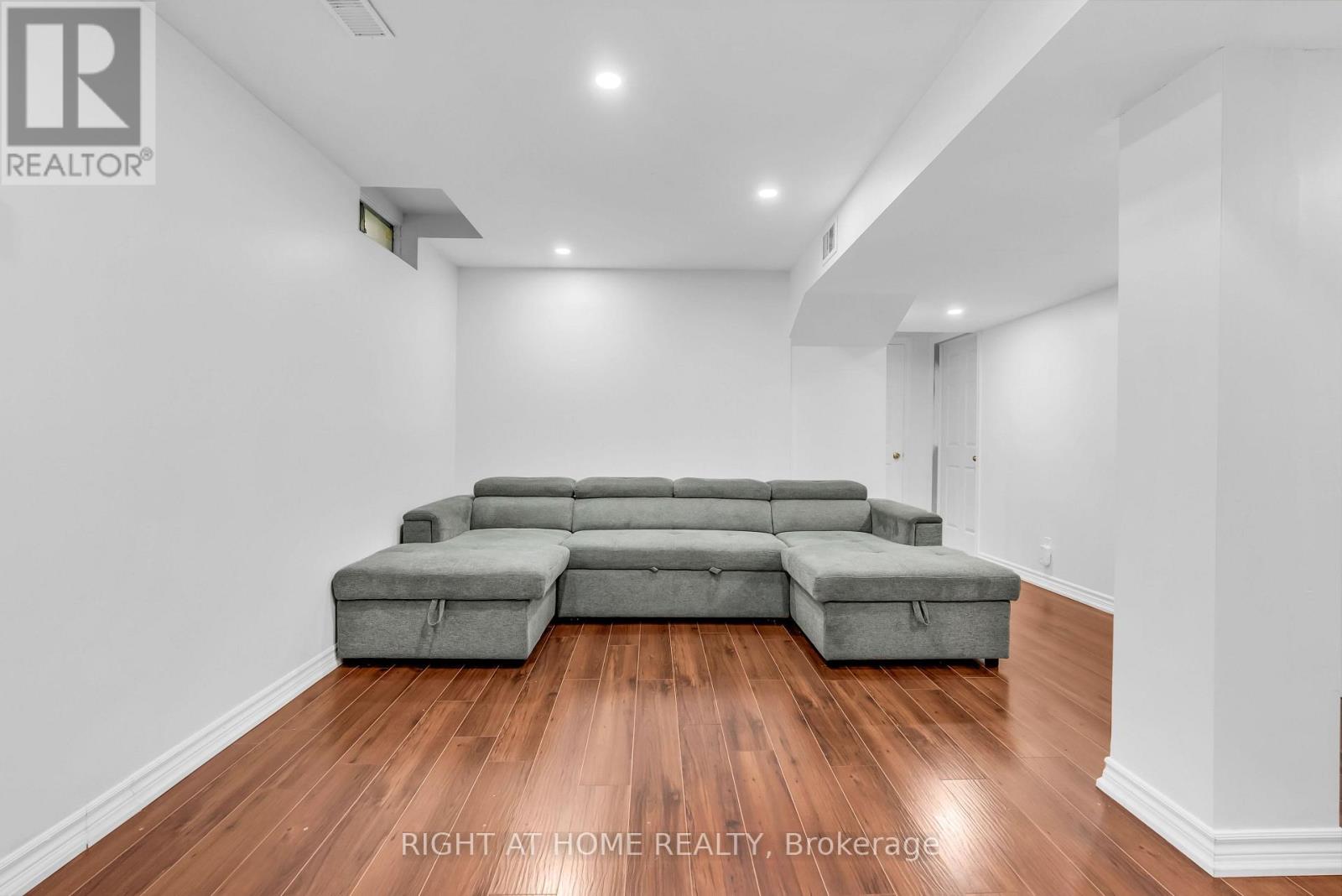 847 STONEBRIDGE AVENUE - 33