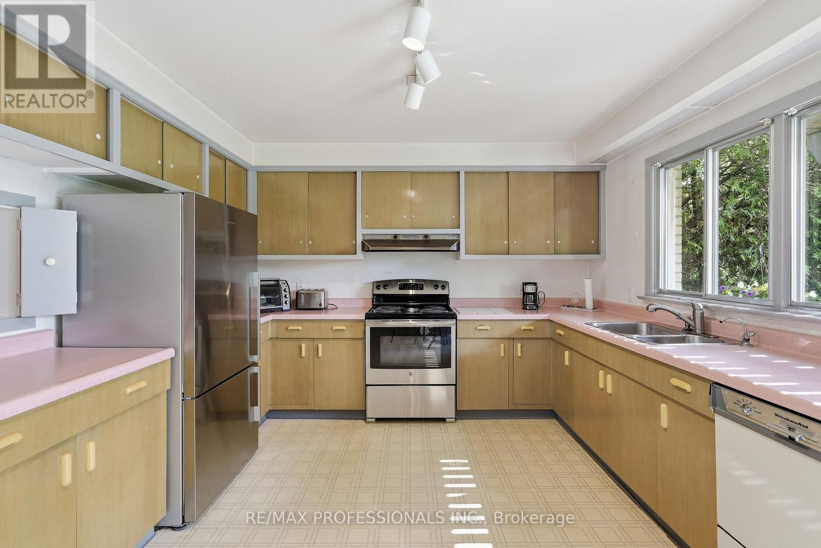 189 EDENBRIDGE DRIVE - 11