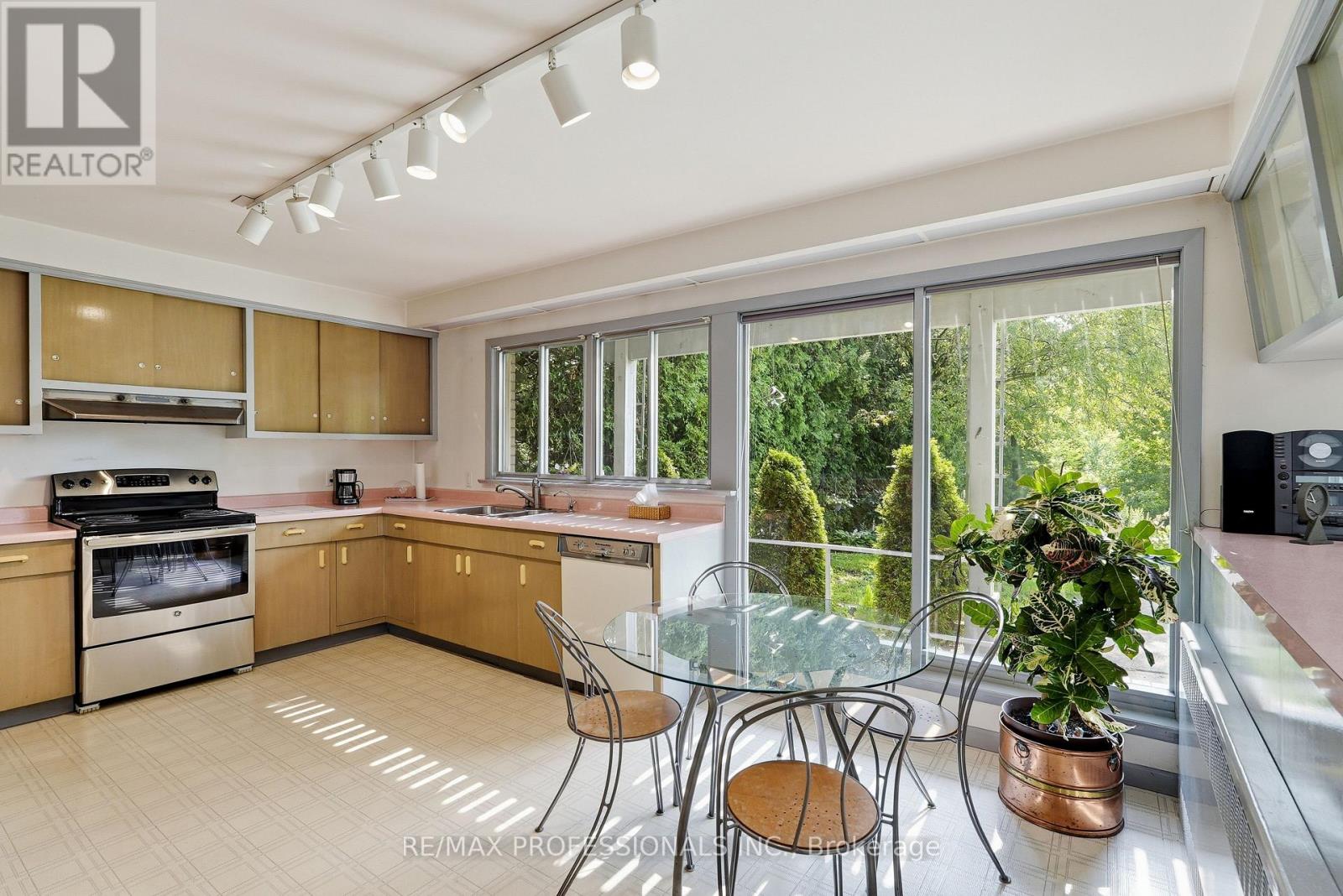 189 EDENBRIDGE DRIVE - 12