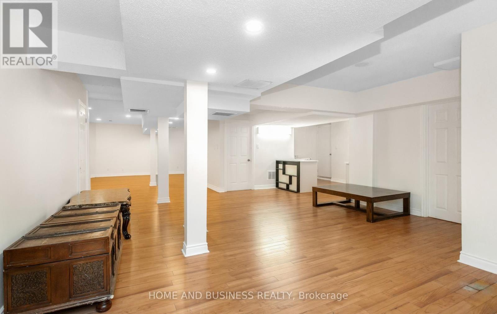 Thumbnail 39