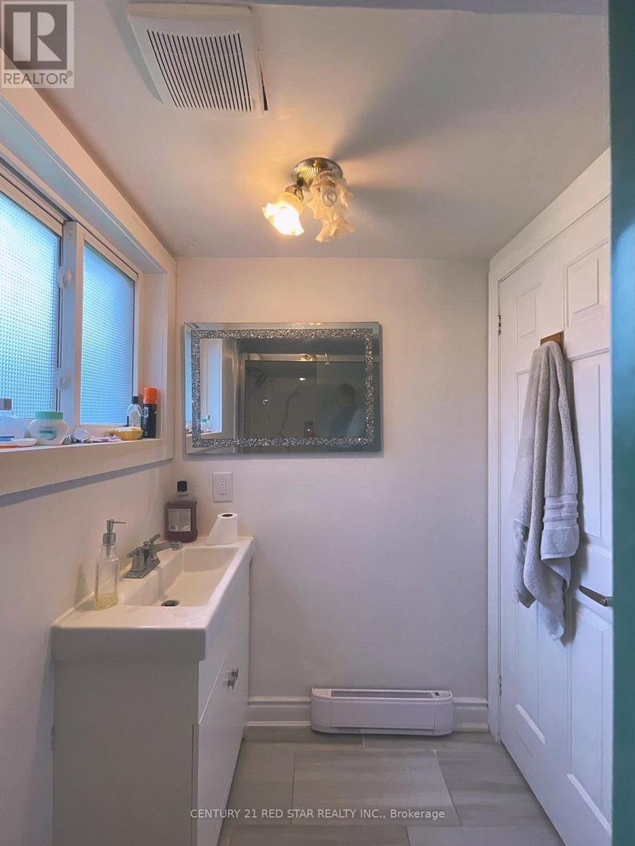209 EVANS STREET - 27