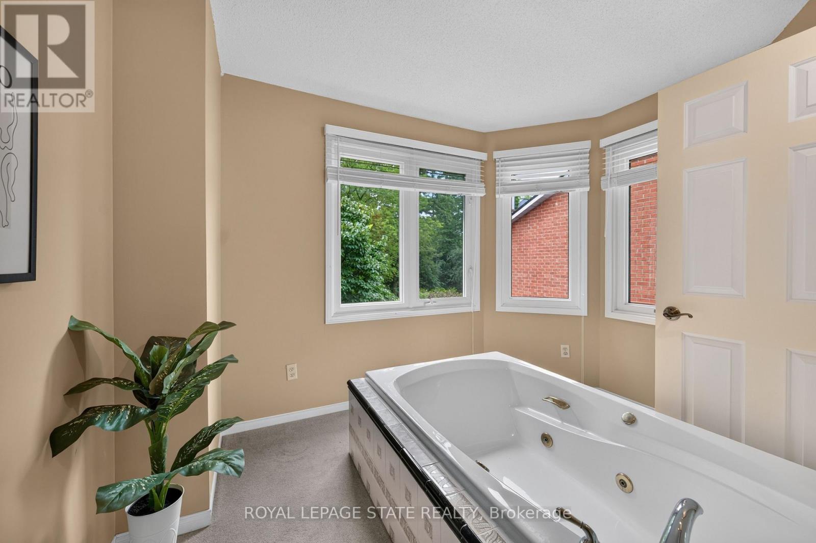 #11 151 MCNIVEN ROAD - 28