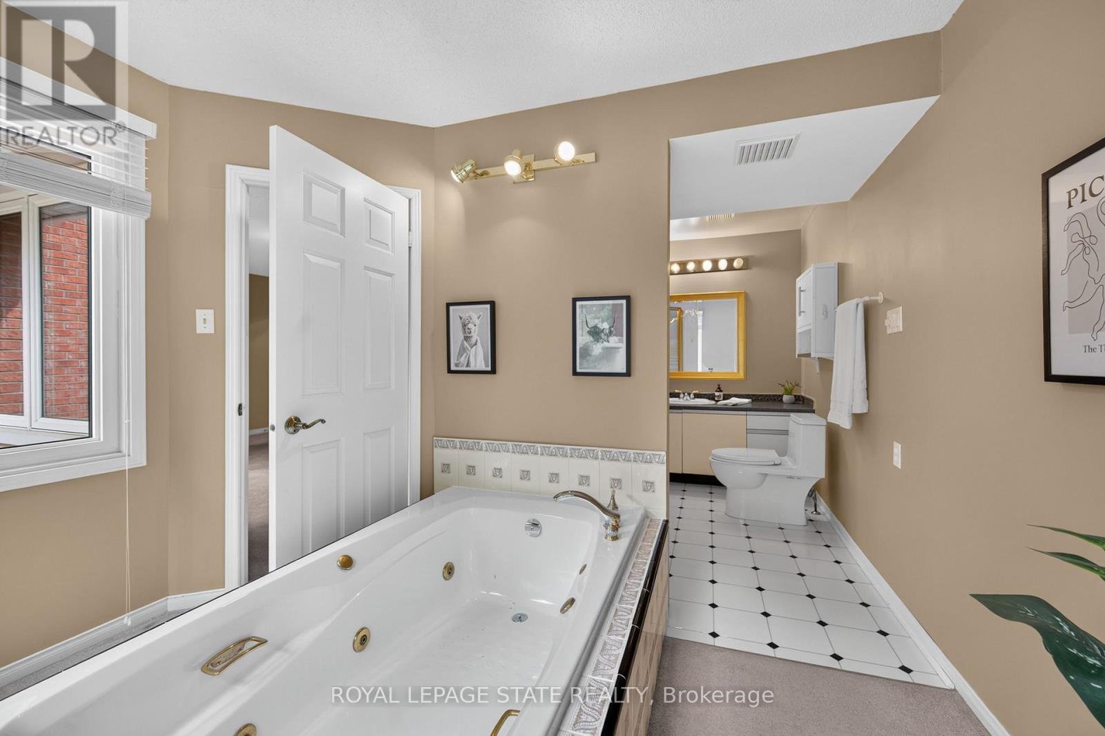 #11 151 MCNIVEN ROAD - 29