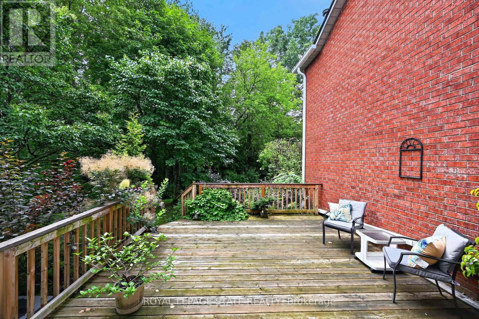 #11 151 MCNIVEN ROAD - 39