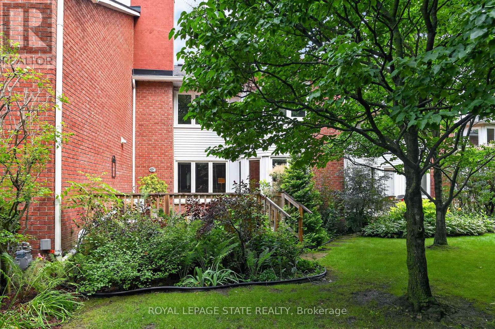 #11 151 MCNIVEN ROAD - 47