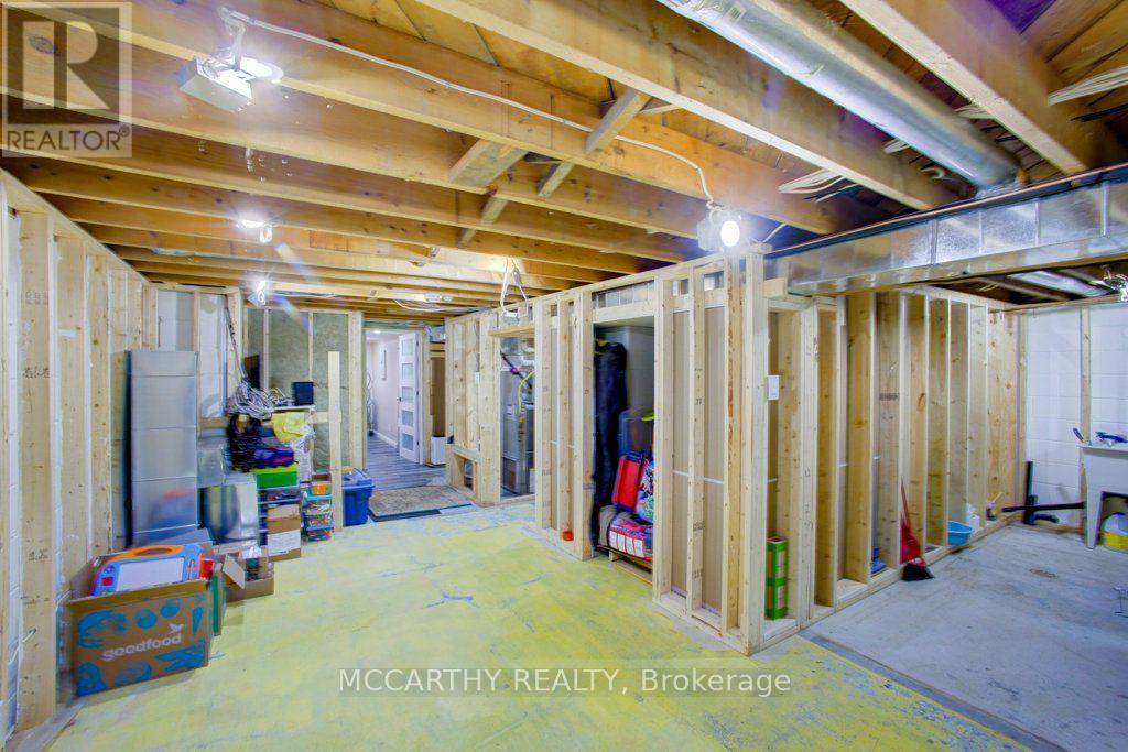341 VICTORIA STREET EAST STREET E - 26