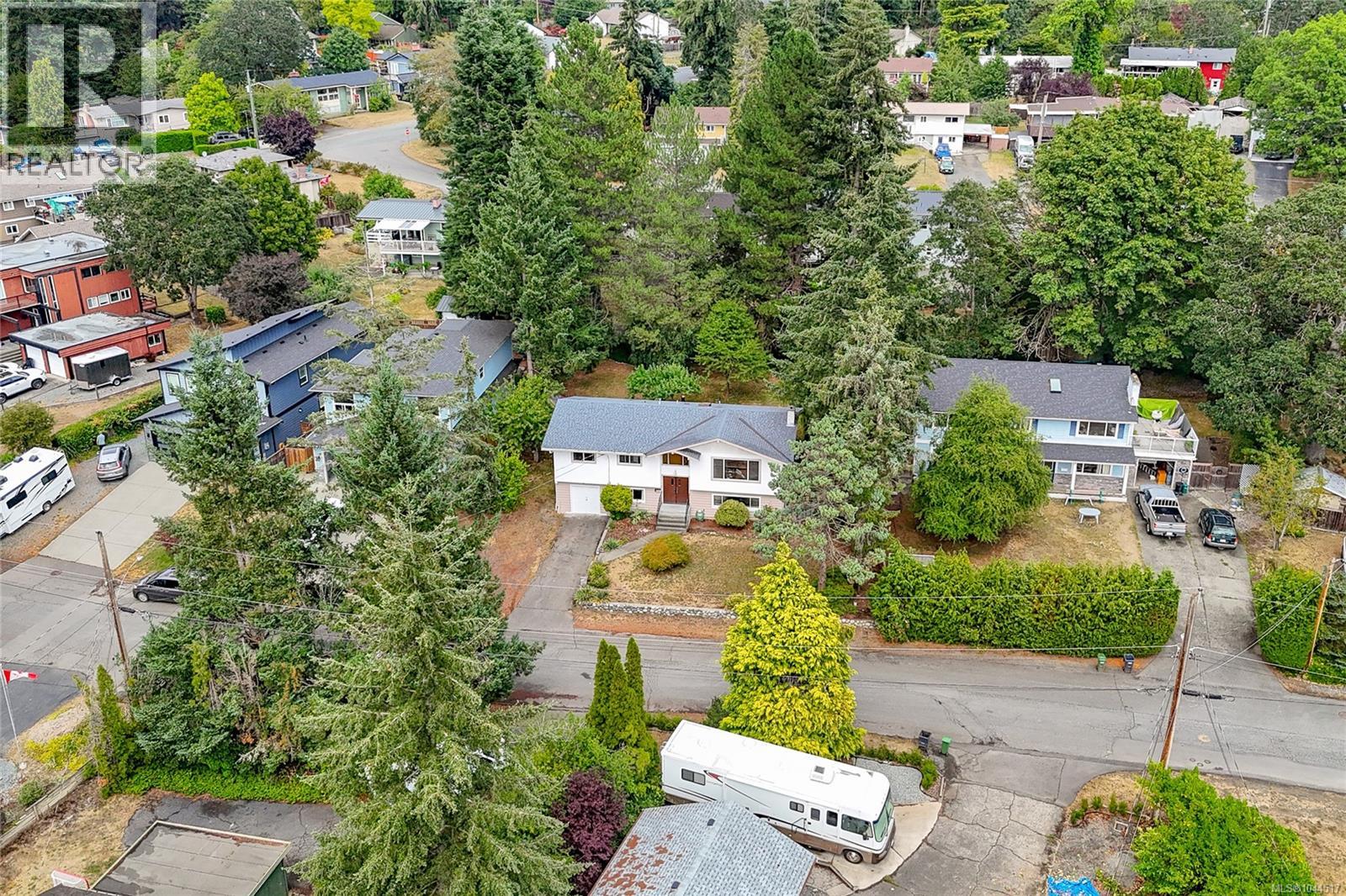 5861 Sycamore St - 3