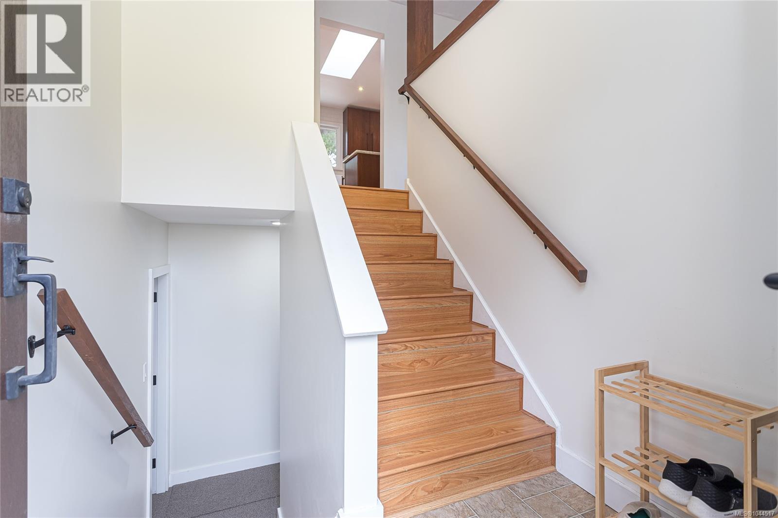 5861 Sycamore St - 4