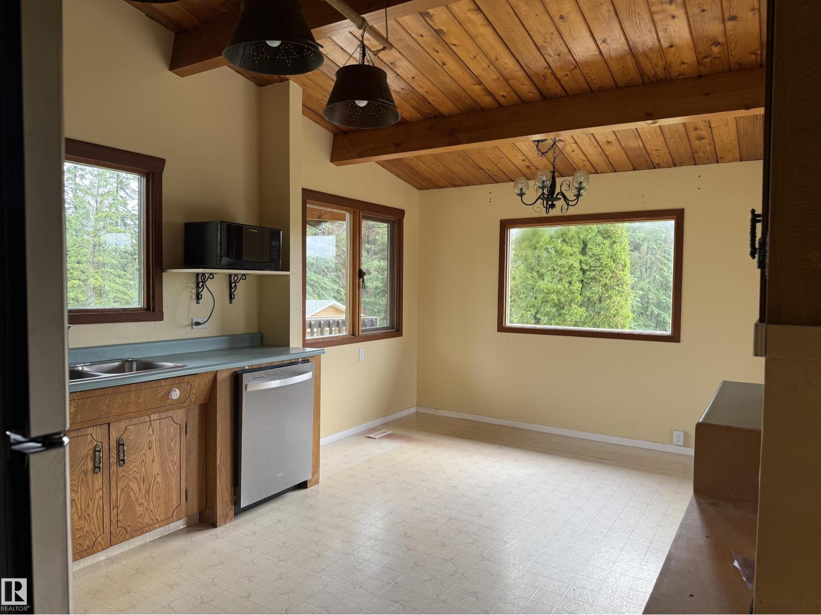 621088 RGE RD 53 NE - 19