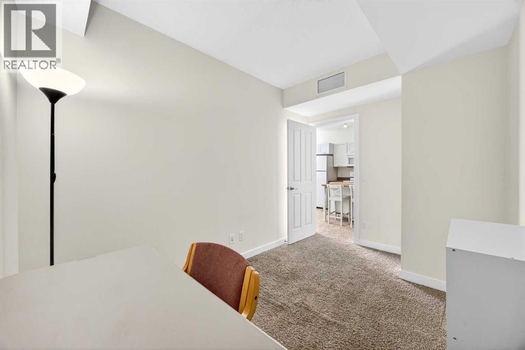 #704 3830 Brentwood Road NW - 26
