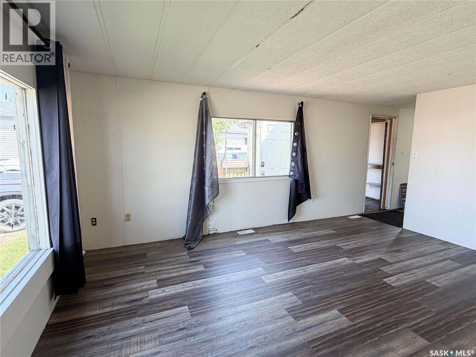 56 Clark CRESCENT, Meadow Lake — photo 3