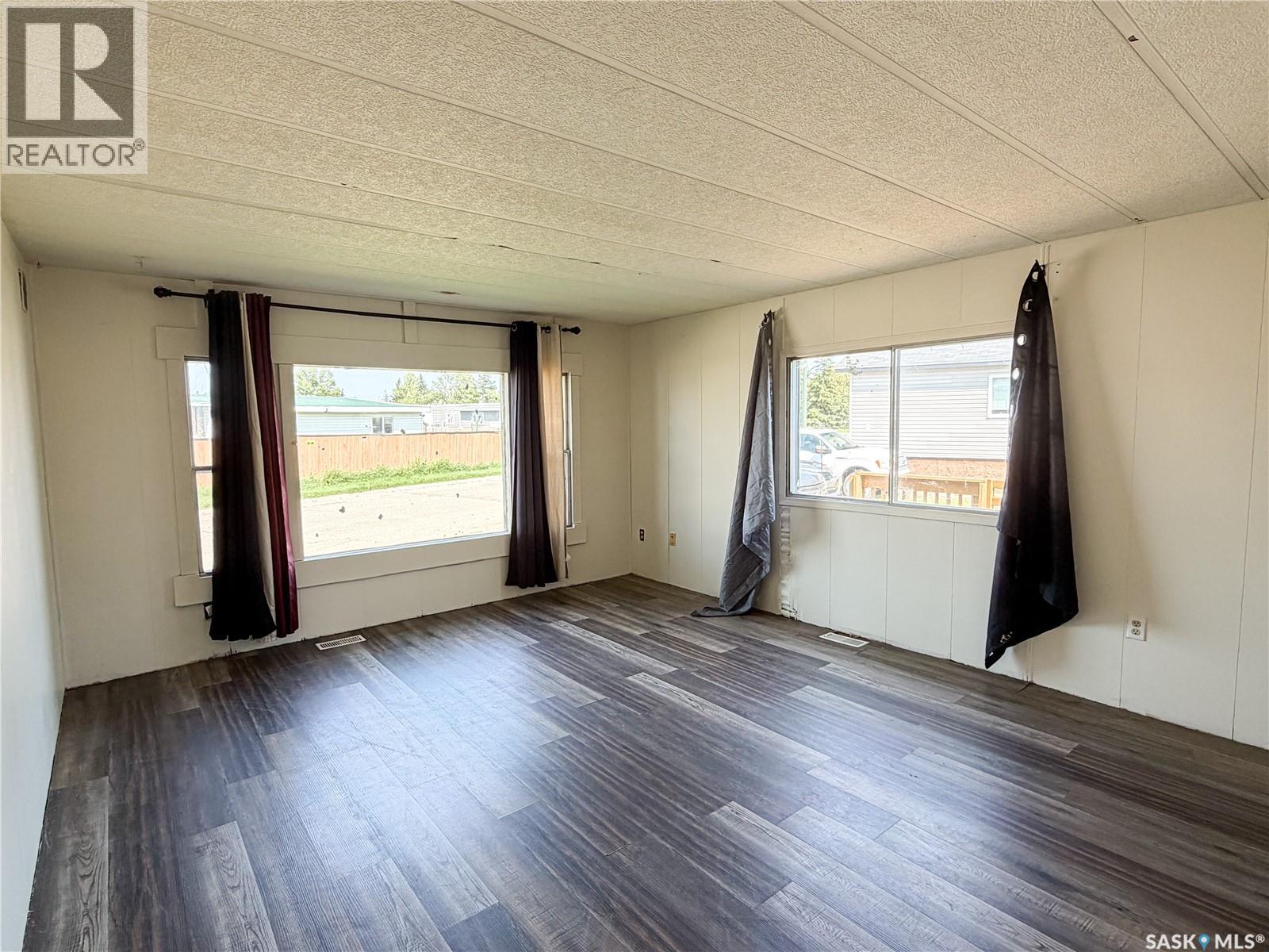 56 Clark CRESCENT - 4