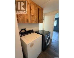 56 Clark Crescent, Meadow Lake, SK S9X1C3 Photo 8